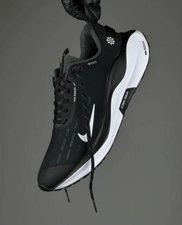 Nik infinity run 4 gore tex black white in sale rate