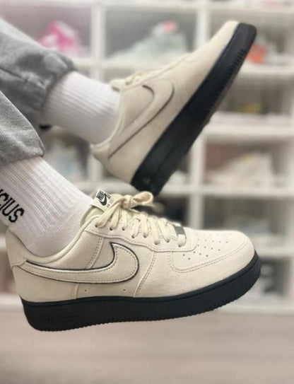 Nik. Airforce 1 07 Lv low Light khaki Sneaker