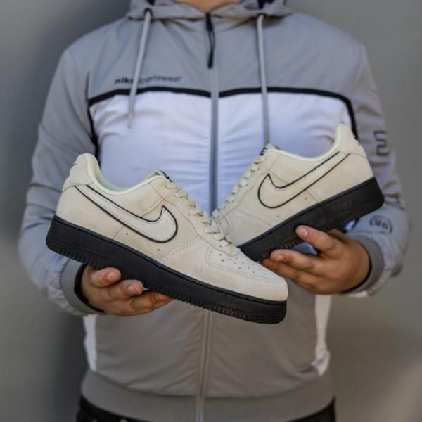 Nik. Airforce 1 07 Lv low Light khaki Sneaker