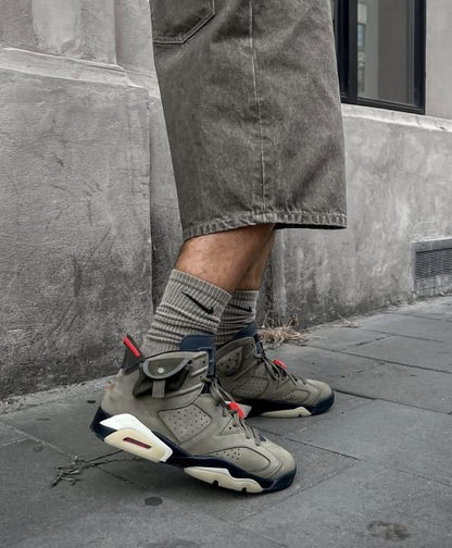 NIKKE AIR JORDAN 6 X TRAVIS CACTUS JACK