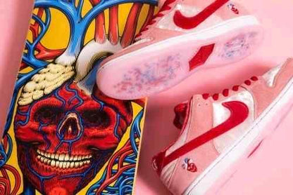 Nikkee SB Dunk Low Pro QS Strangelove With OG Box