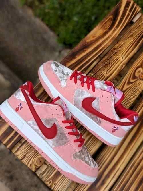 Nikkee SB Dunk Low Pro QS Strangelove With OG Box