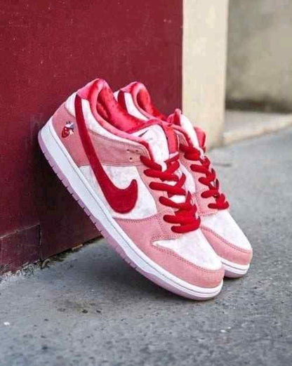 Nikkee SB Dunk Low Pro QS Strangelove With OG Box