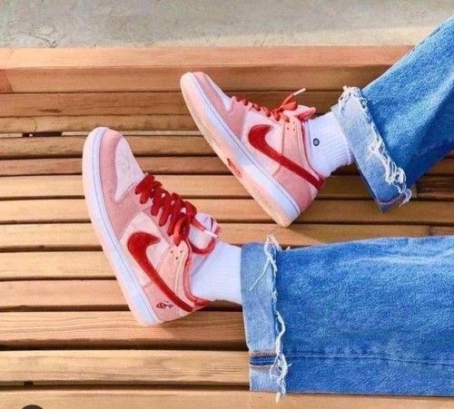 Nikkee SB Dunk Low Pro QS Strangelove With OG Box for her