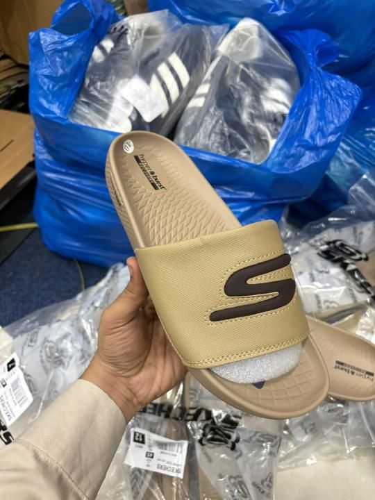 Skcherrs hyper burst go recovery cream brown