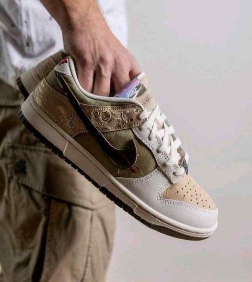 Nikee Dunk Low SE Retro LNY Year of the Horse