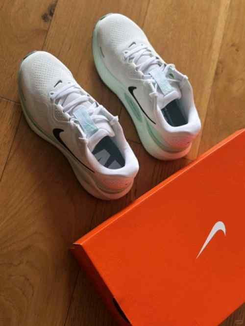 NIIKE STRUCTURE 26 MINT FOAM