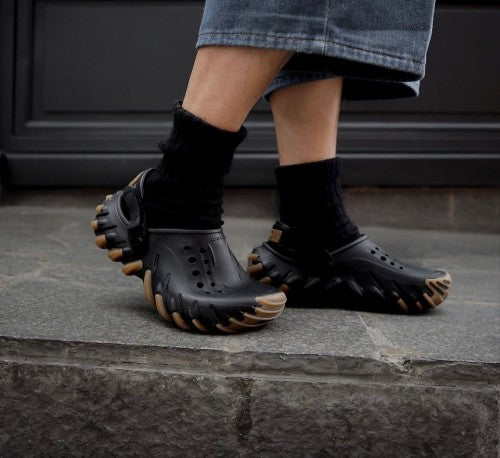 Croc s Echo RO Gum Clogs Charcoal