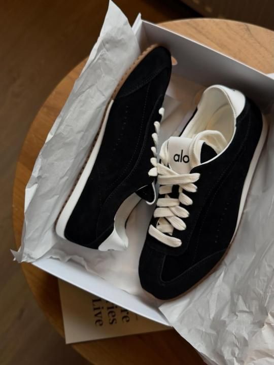 Alo Yoga Sunset Suede Sneakers Black