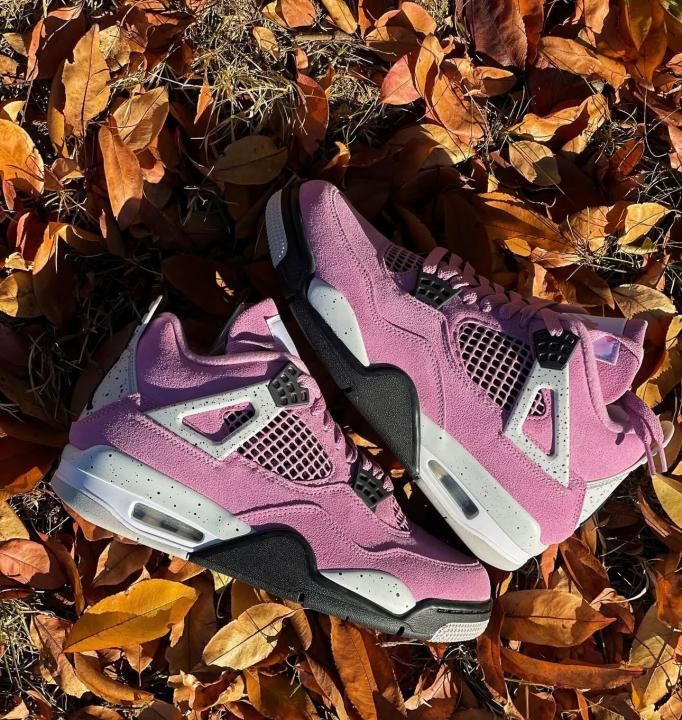 NIKKE AIR JORDAN 4 ORCHID PINK