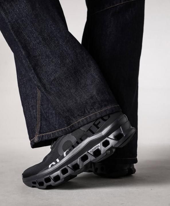 On Cloudmonster All Black 6019