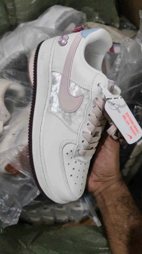 Nikkee Airforce 1 low Valentines Day 2026 for her
