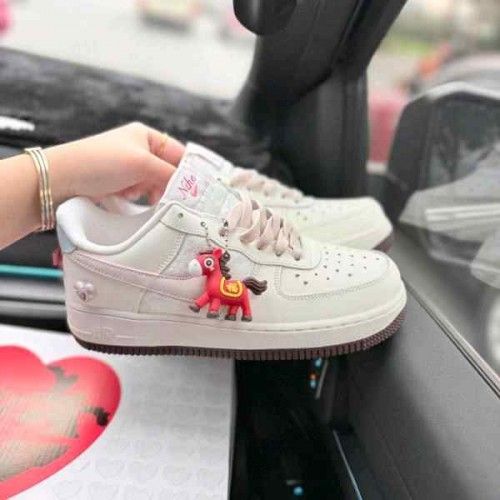 Nikkee Airforce 1 low Valentines Day 2026 for her