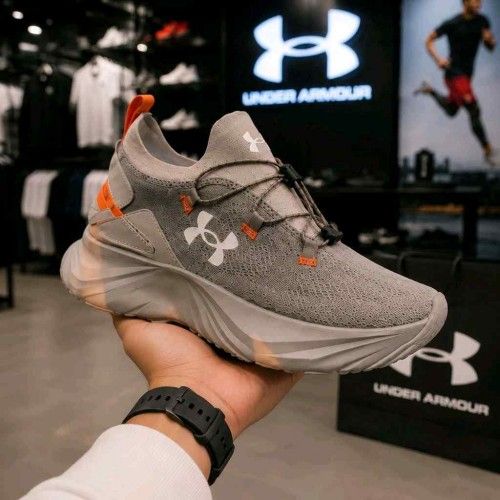 Underr Armourr Hiking Khaki Brown