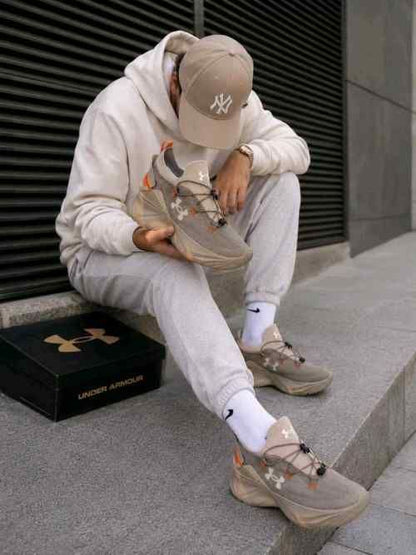 Underr Armourr Hiking Khaki Brown