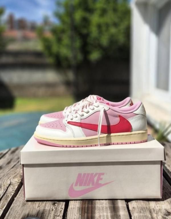 NIKKE AIR JORDAN 1 TRAVIS SCOTT TROPICAL PINK