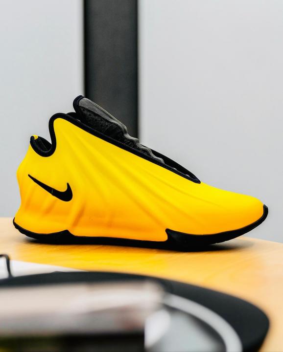 NIK_E GT FUTURE LIGHTNING YELLOW FIX