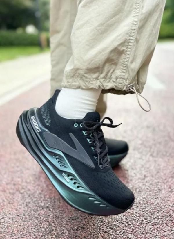 Brooks Glycerin Max running shoes All Black