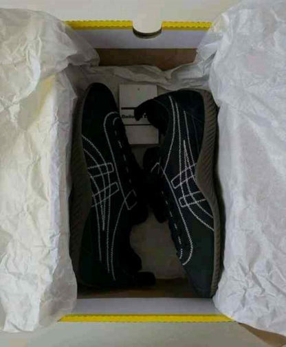Onittsukaa Tiger Sclaw Black White