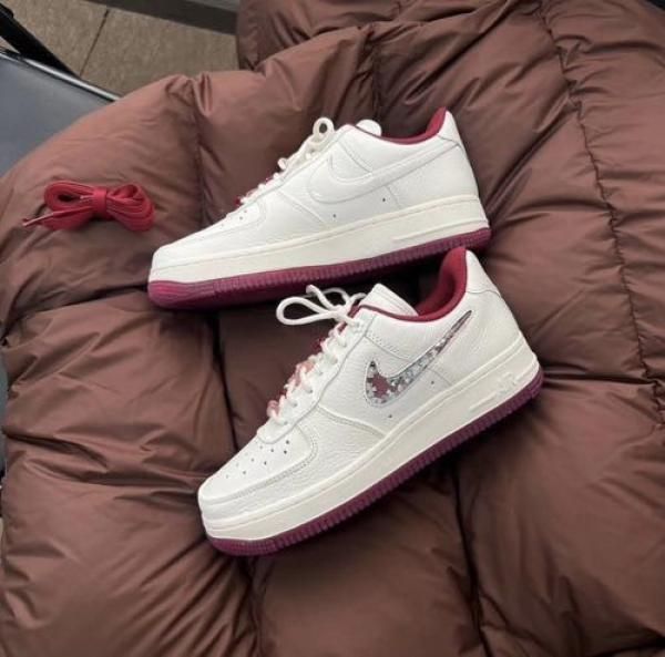 _NIKE_AIRFORCE_1_VALENTINE_2025_FOR_HER