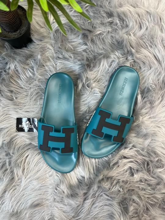 HERMEES PARIS LOGO SLIDE