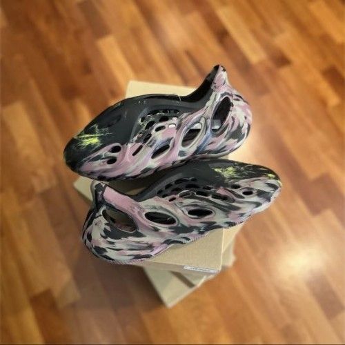 .ua . yeezy foam runner mx carbon ua