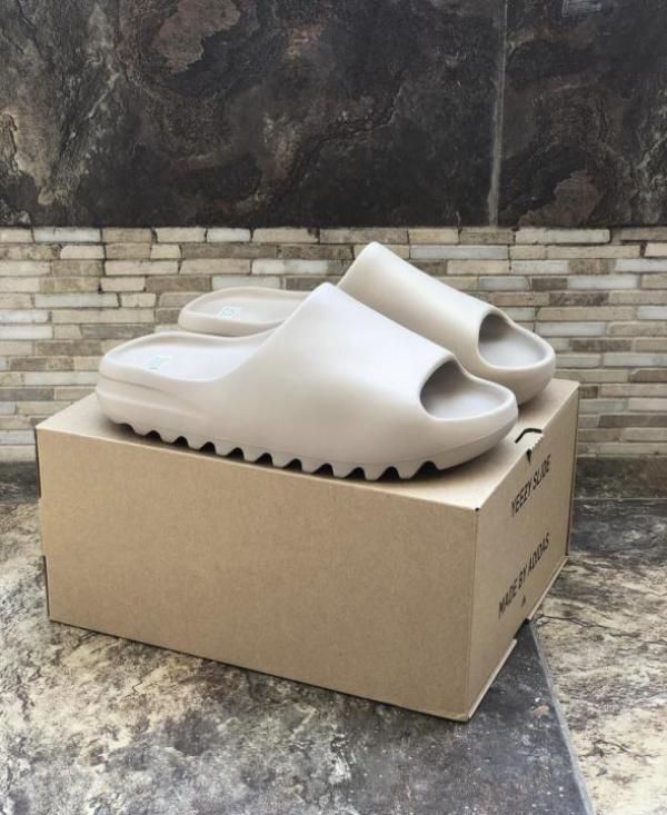 Adidaas yeezy slide bone ua quality with original box n og slide sticker