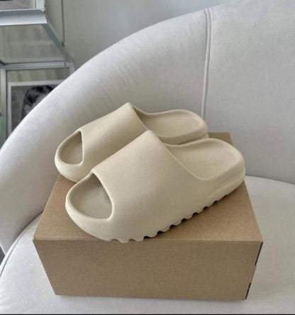 Adidaas yeezy slide bone ua quality with original box n og slide sticker