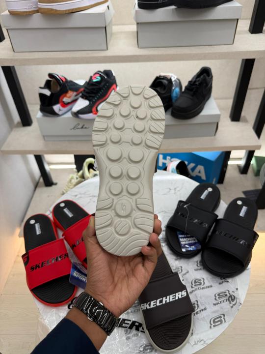Skecher.s premium flip flop