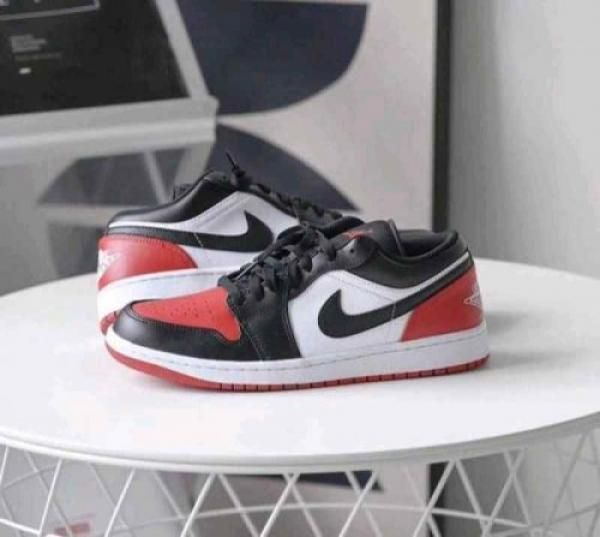 Nik Air Jordan 1 Low Bred Toe 2.0