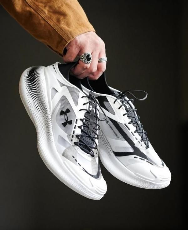 Underr Armour UA Echo SlipSpeed White BLACK