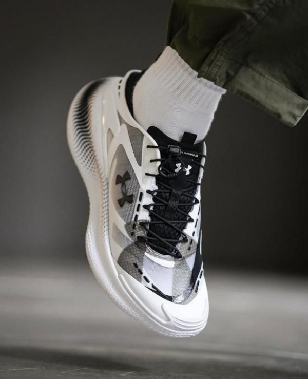 Underr Armour UA Echo SlipSpeed White BLACK