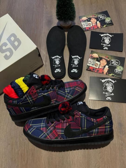 Nardwuar x Dunk Low SB Tam O Shanter Hat