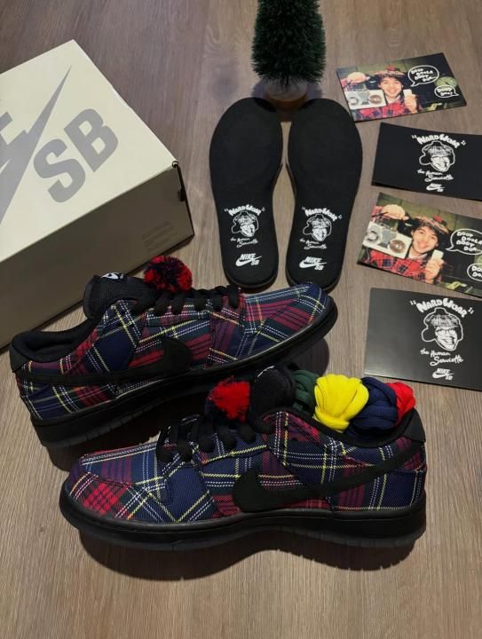 Nardwuar x Dunk Low SB Tam O Shanter Hat