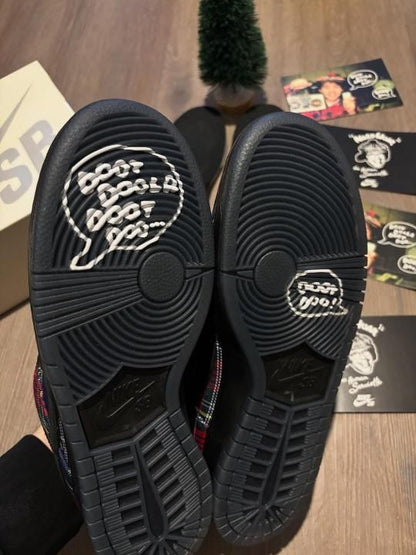 Nardwuar x Dunk Low SB Tam O Shanter Hat