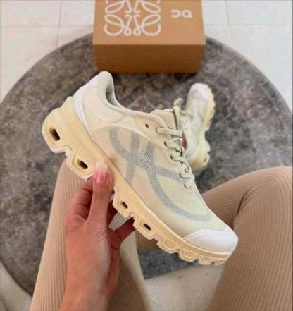 ON RUNNING CLOUD VENTURE X LOEWE EGG SHELL