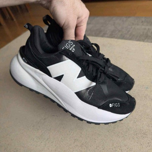 New Bala_nce Figs Black