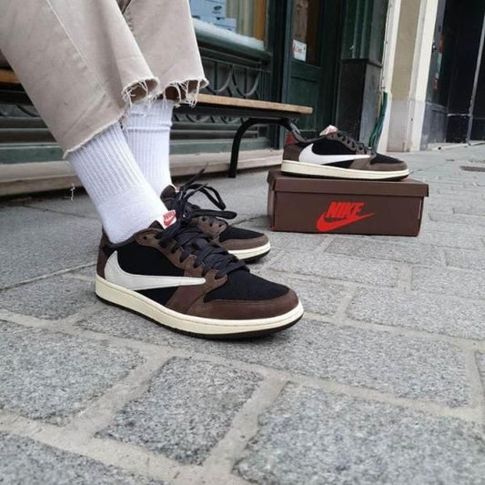 Travis_Scott_X_NIKE_Air_Jordan_1_Low_OG_Dark_Mocha_Semi_UA_Quality