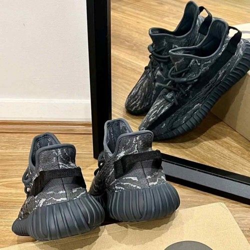 Adiddas yeezy boost 350 V2 mx dark salt semi ua with accessories