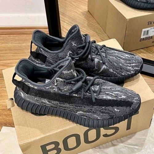Adiddas yeezy boost 350 V2 mx dark salt semi ua with accessories