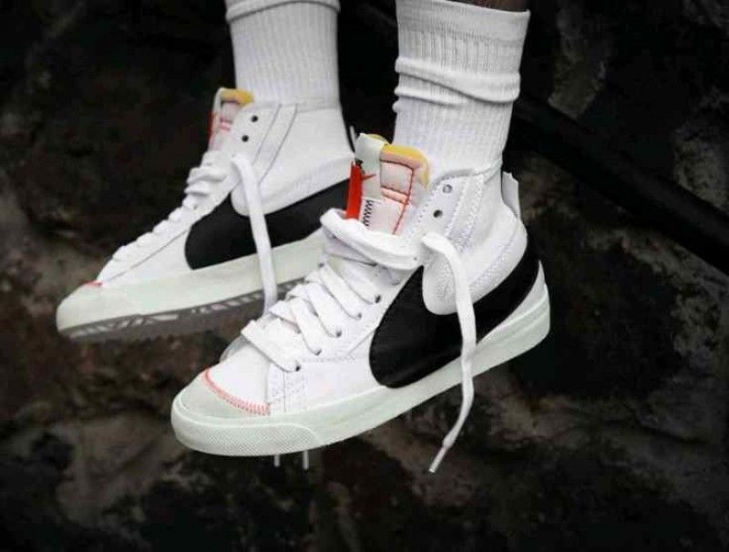 Nikke Blazer Jumbo 77 High whiteblack