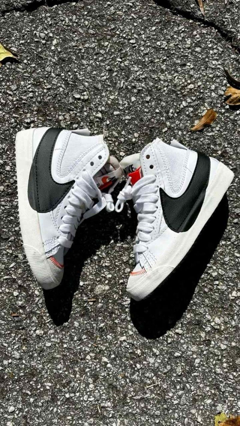 Nikke Blazer Jumbo 77 High whiteblack