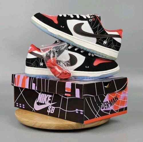 Nikee SB Dunk Low Spiderman Miles MoralesNikee SB Dunk Low Spiderman Miles Morales