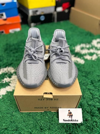 ADIDA_S YEEZY 350 ASH steel grey