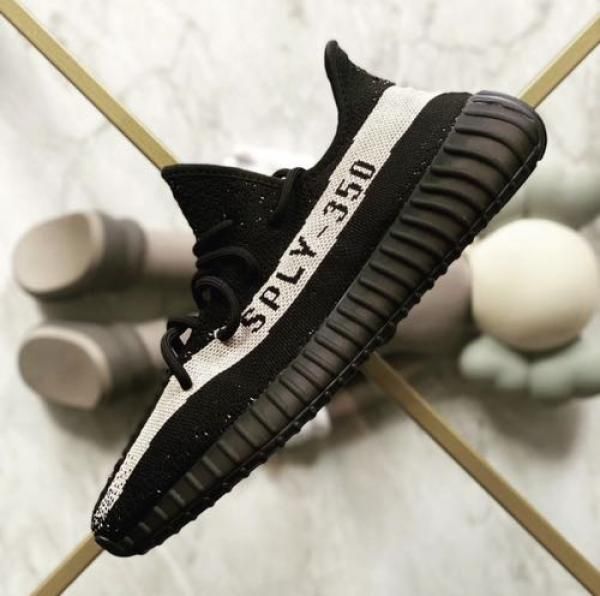 Adida s Yeezy 350 V2 Oreo SEMI UA
