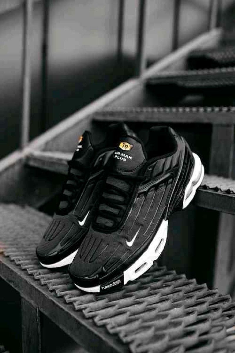 NIKkEE AIRMAX PLUS 3 TN BLACK WHITE