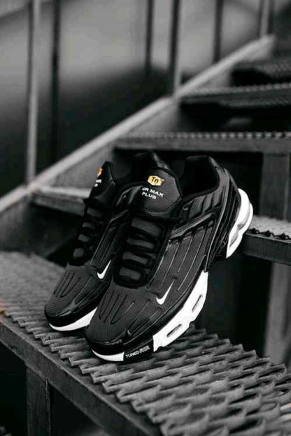 NIKkEE AIRMAX PLUS 3 TN BLACK WHITE