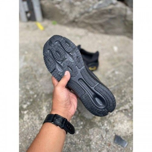 UNDERR ARMOUR hovr machina 3