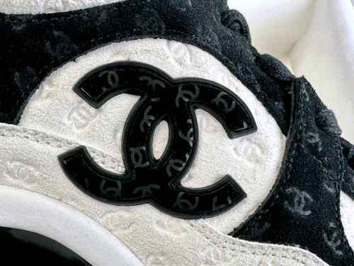 CHANEEL CC EMBOSSED LOGO WHITE BLACK SUEDE
