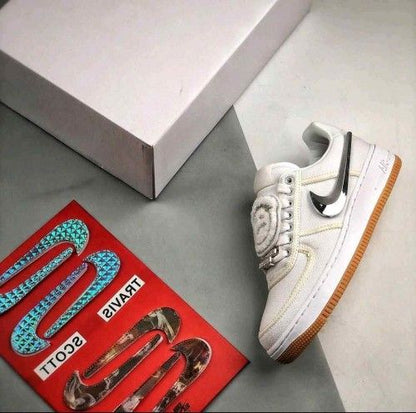 N.IKE AIRFORCE TRAVIS SCOTT SAIL